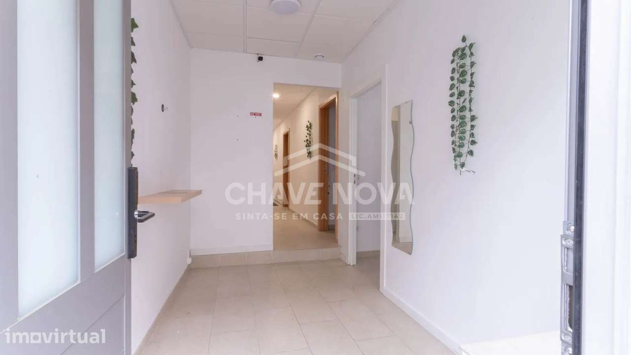Excelente espaço comercial c/ 6 salas, 5 WC, hall de entrada e cozinha - Grande imagem: 4/35