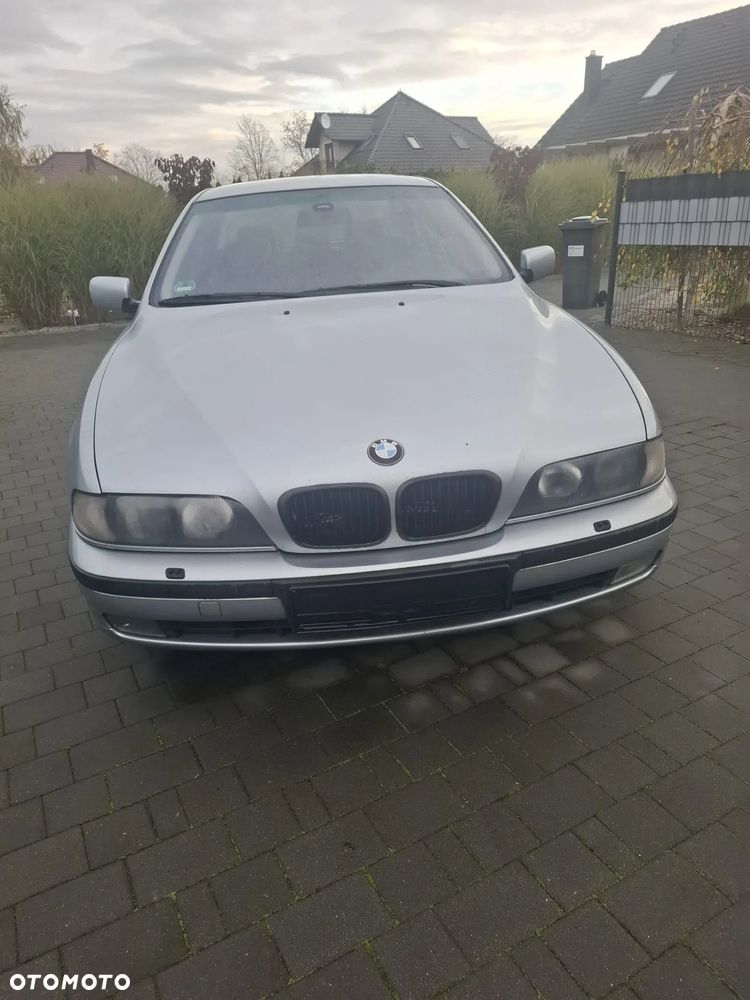 BMW Seria 5 520i - 5