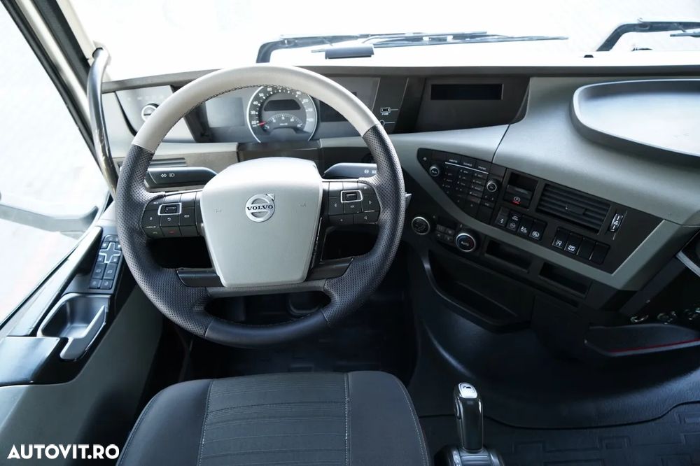 Volvo FH 460 / PNEURI 100% / IMPORTATE / KILOMETRAGE MICĂ / DUPĂ CONTRACTUL DE SERVICE - 29