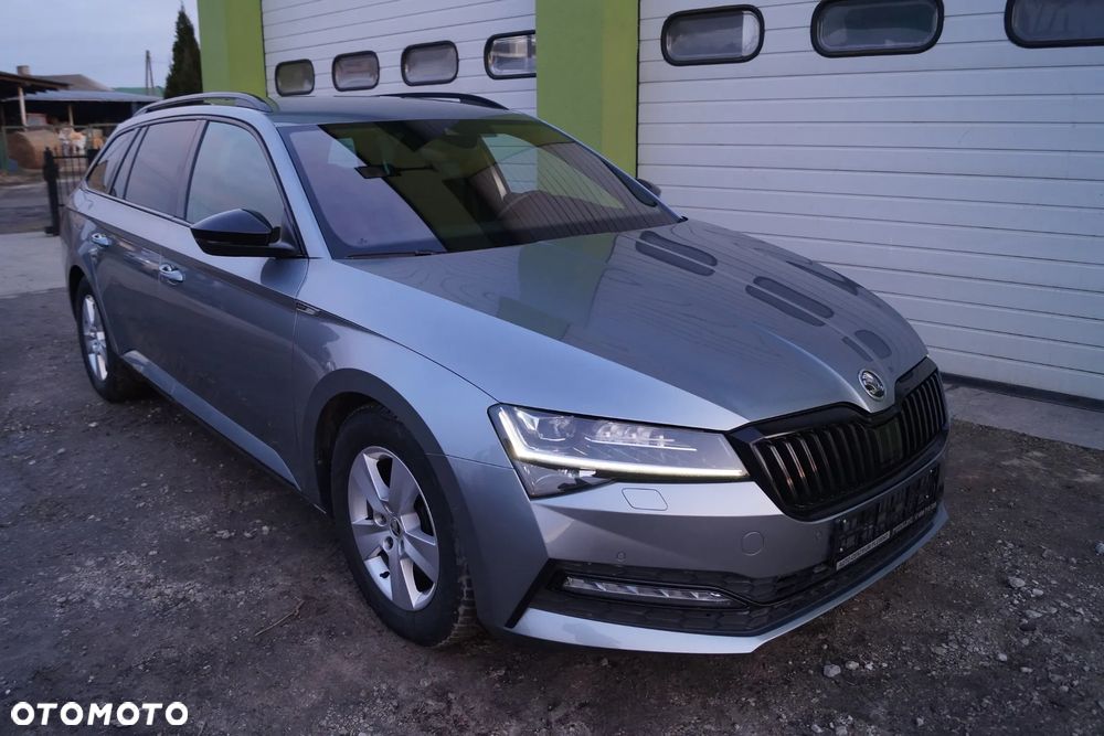 Skoda Superb 2.0 TDI DSG Sportline - 9