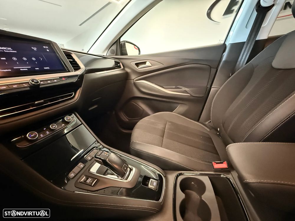 Opel Grandland 1.2 T GS AT - 4