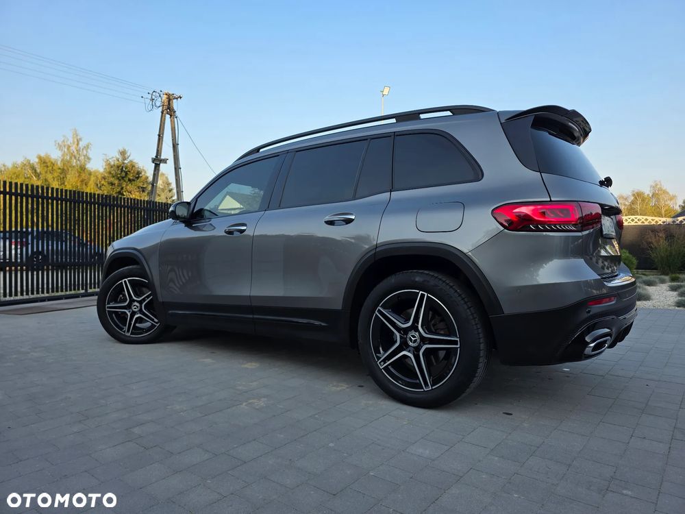 Mercedes-Benz GLB - 12