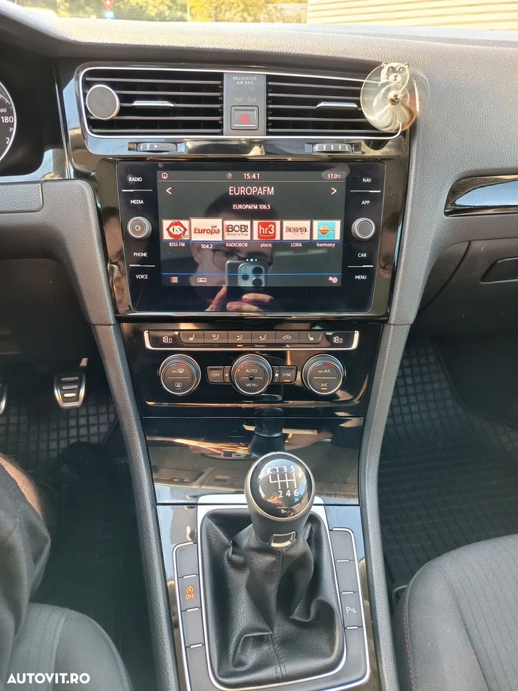 Volkswagen Golf - 11