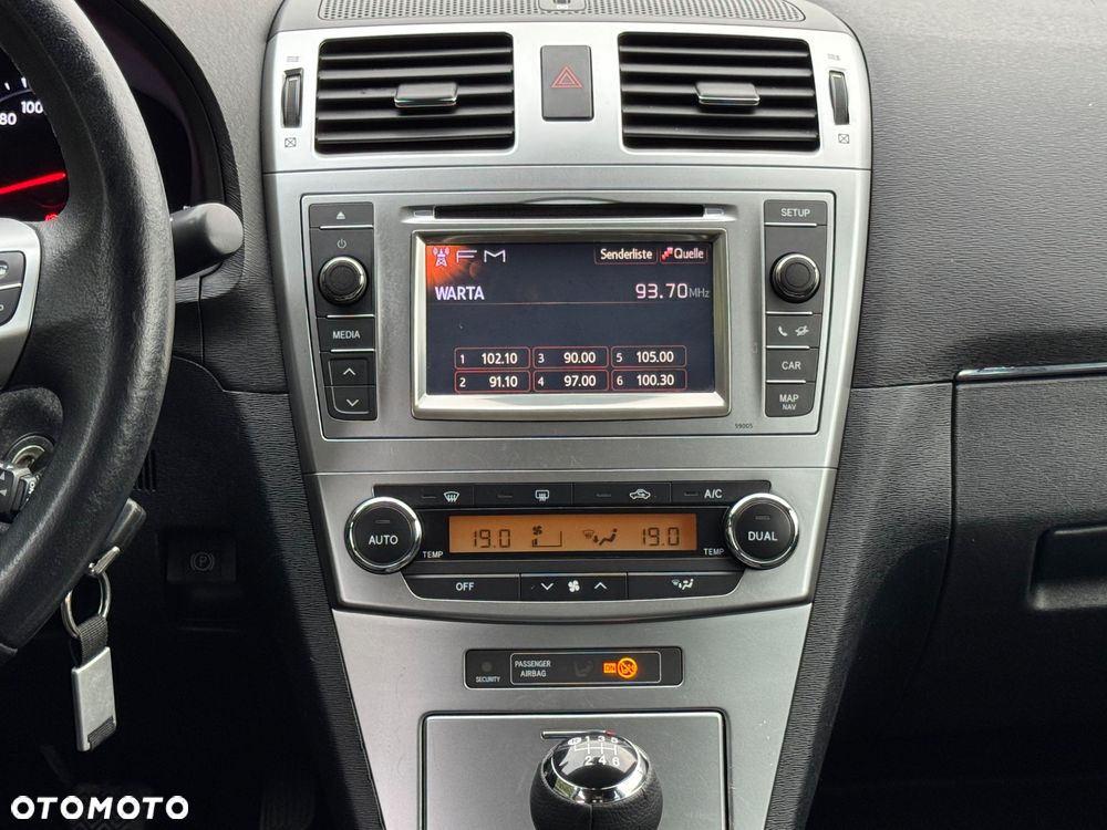 Toyota Avensis 2.0 D-4D Executive - 30