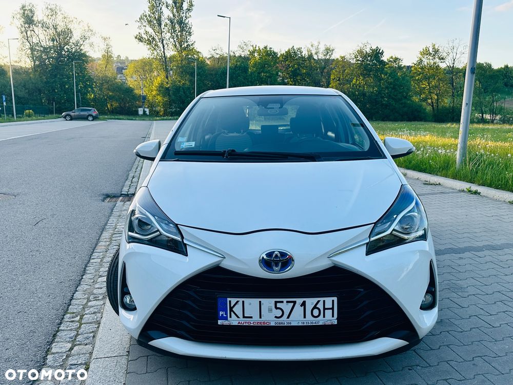 Toyota Yaris Hybrid 100 Premium EU6 - 17