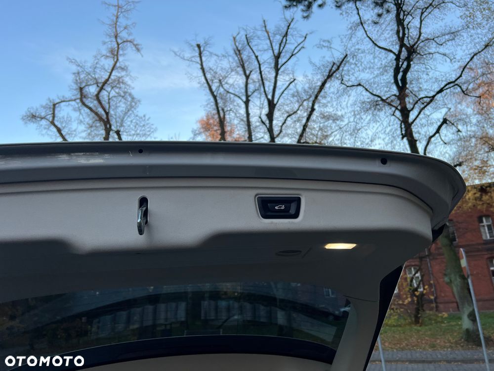 BMW Seria 3 320d Sport Line Shadow - 12