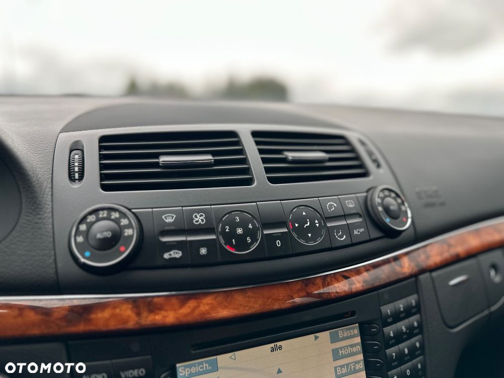 Mercedes-Benz Klasa E 350 4Matic Automatik Classic - 24