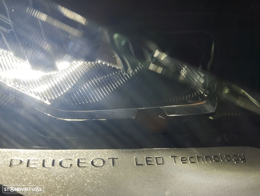 Peugeot 5008 1.2 PureTech Allure EAT8 - 9