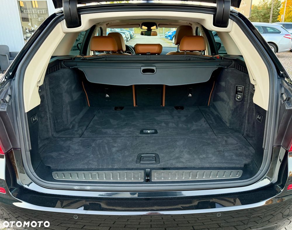 BMW Seria 5 525d Luxury Line - 30
