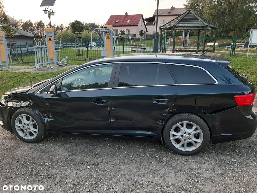 Toyota Avensis 1.8 Premium MS - 5