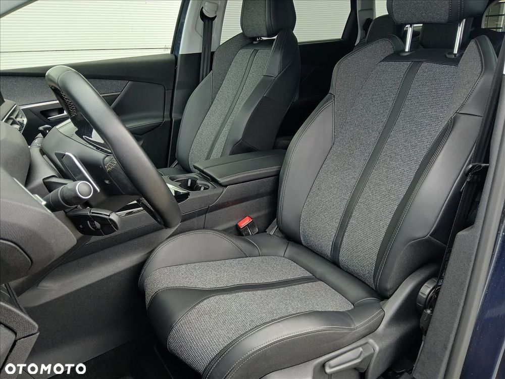 Peugeot 5008 1.6 PureTech Allure S&S EAT8 - 25