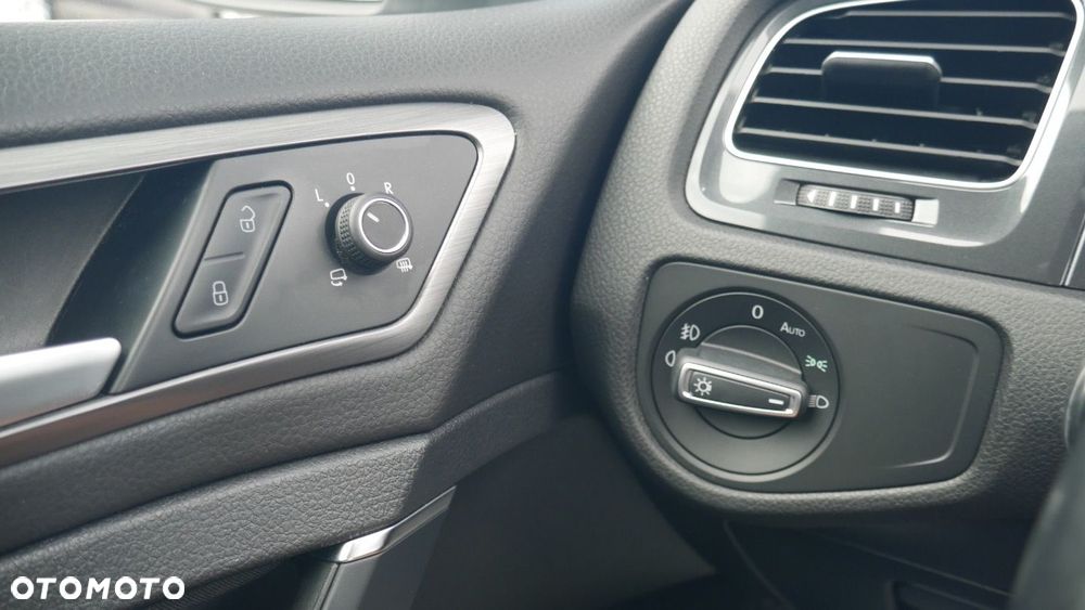 Volkswagen Golf - 18