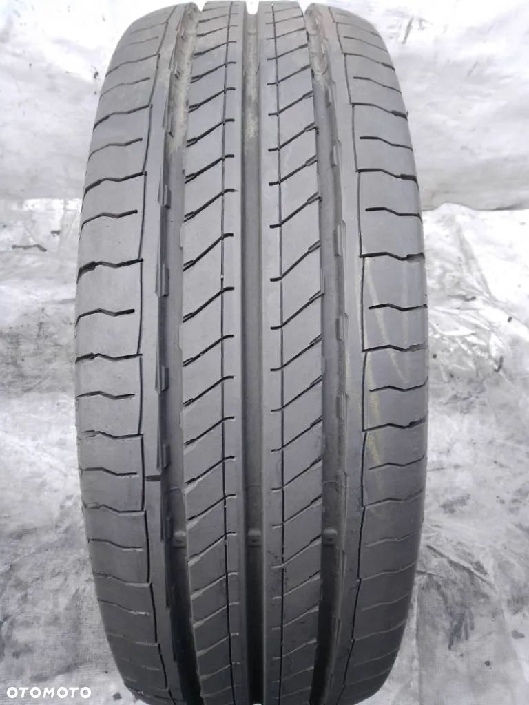 Continental VanContact ULTRA 215/70 R15C 109/107S 2024 8-8.5mm - 1