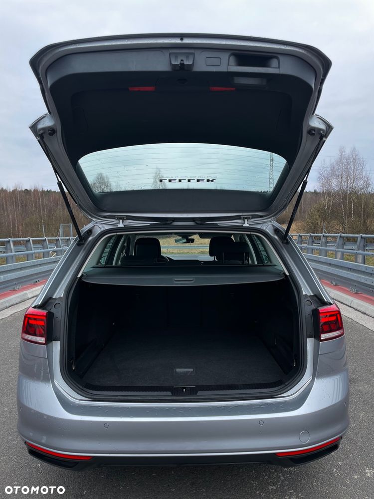 Volkswagen Passat - 10