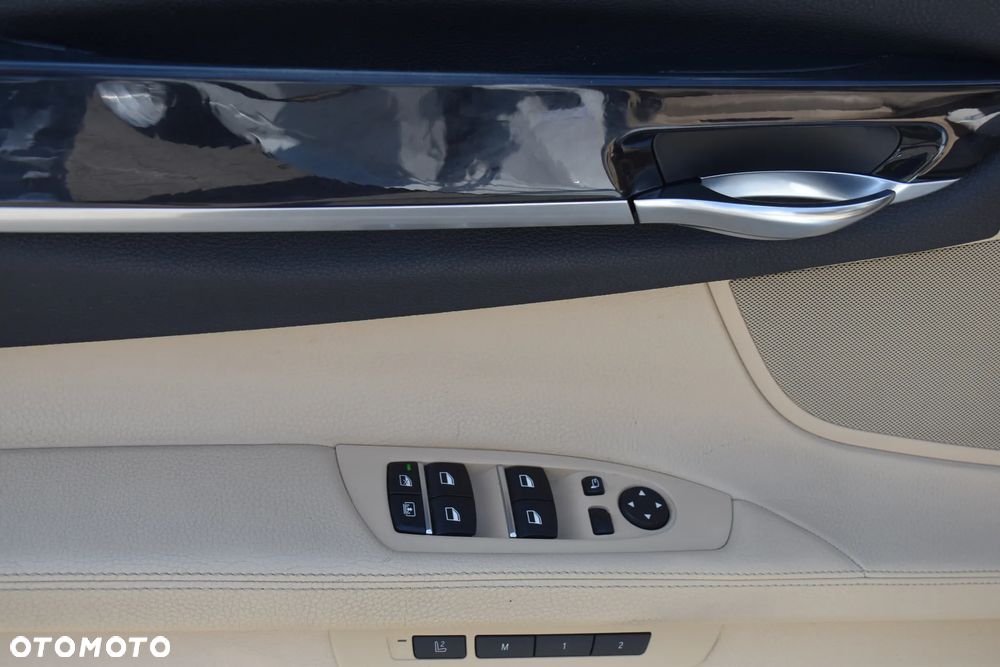 BMW i7 - 22
