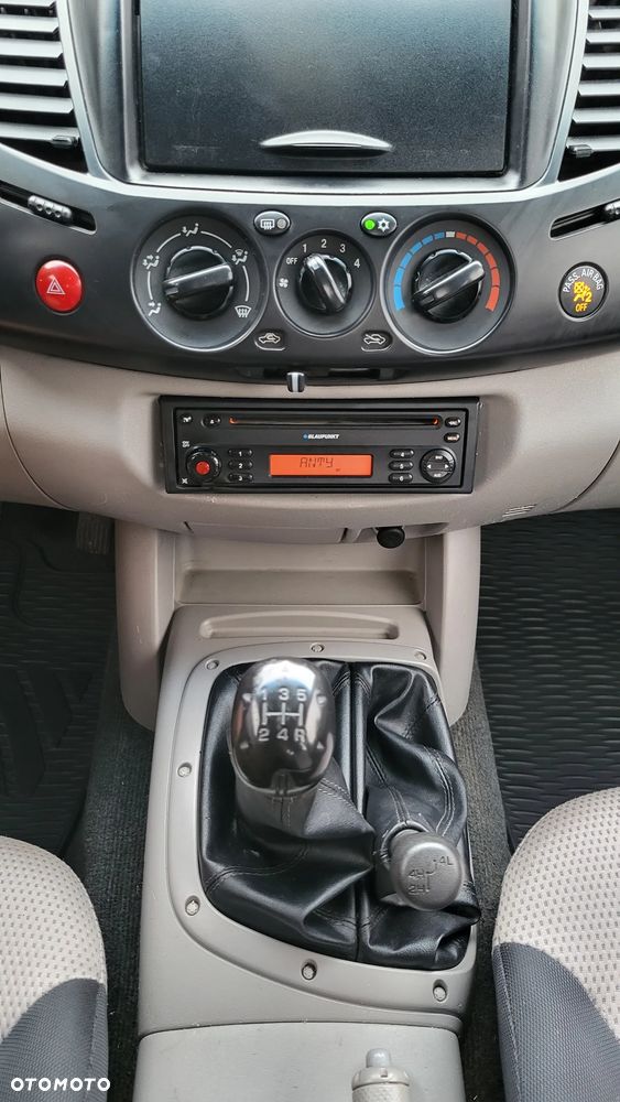 Mitsubishi L200 - 16