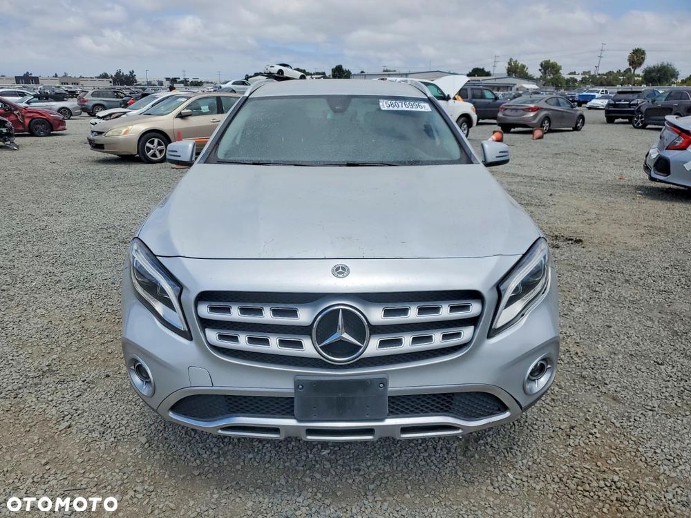 Mercedes-Benz GLA 250 7G-DCT Edition 1 - 2
