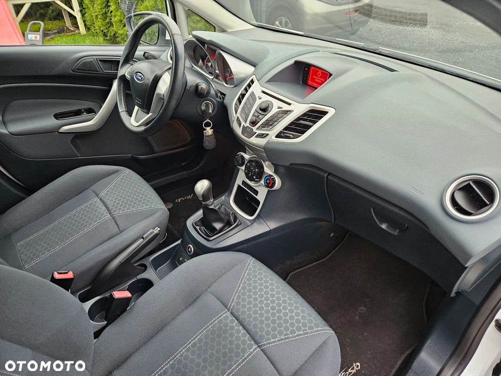 Ford Fiesta 1.4 Champions Edition - 17