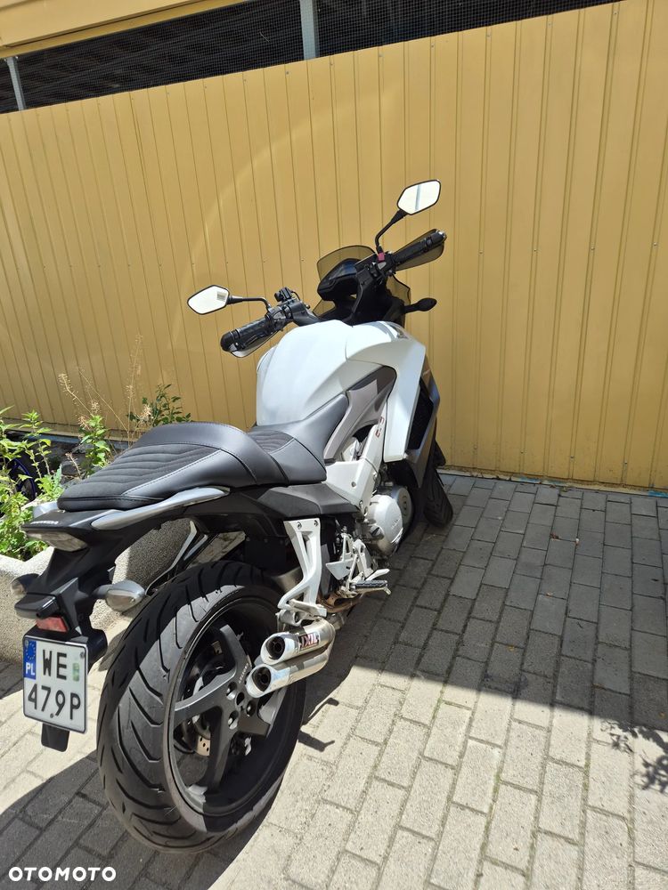 Honda VFR - 3