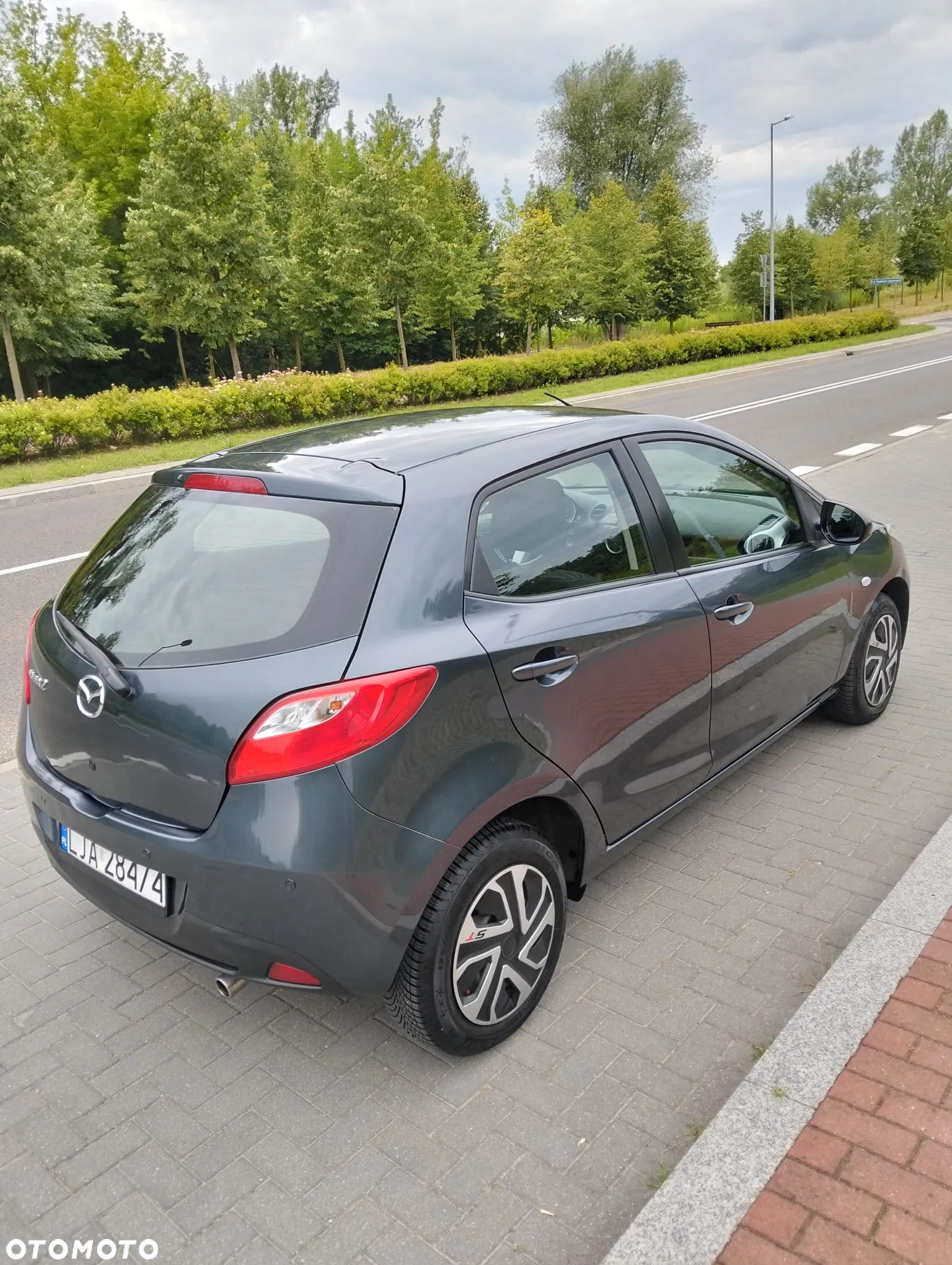 Mazda 2 - 8