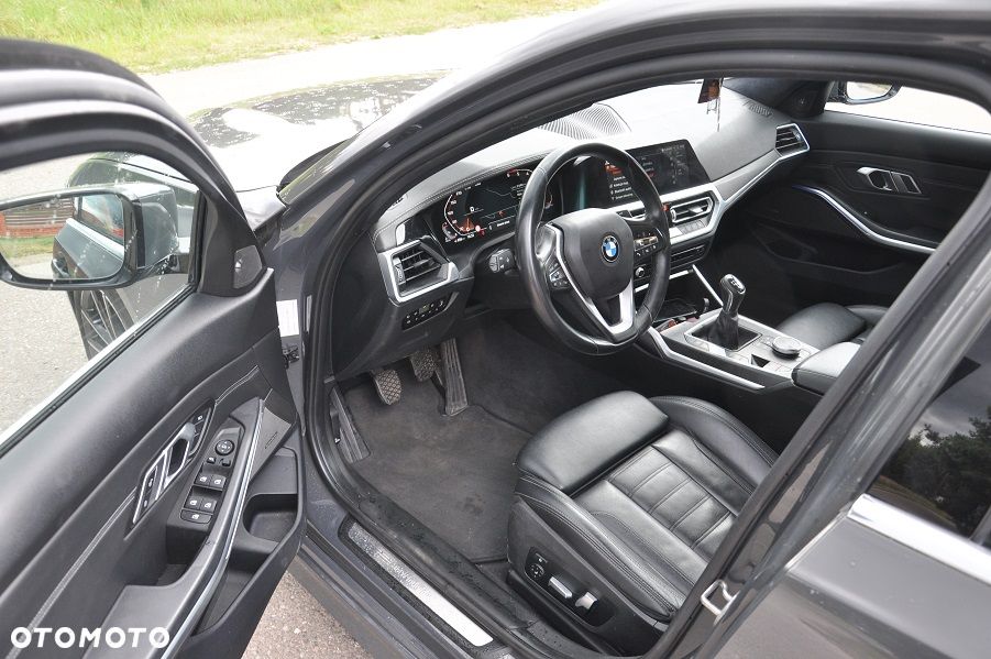BMW Seria 3 320d Luxury Line - 10
