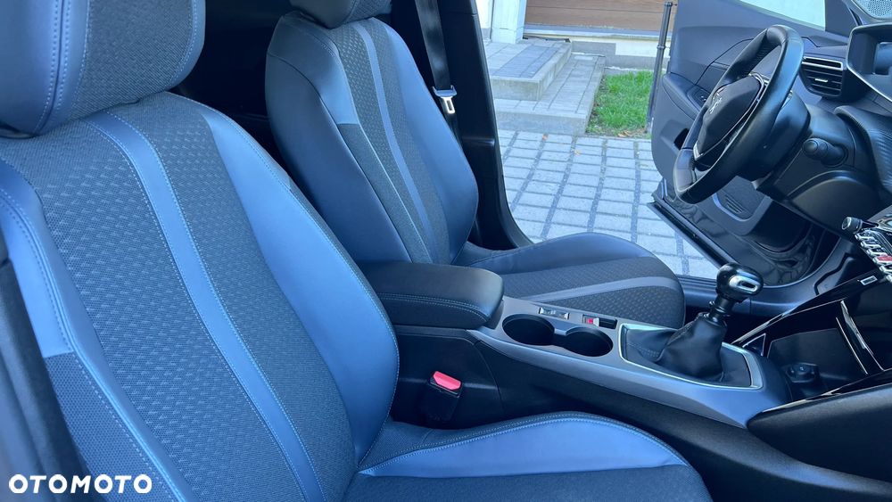 Peugeot 2008 PureTech 130 Allure - 20