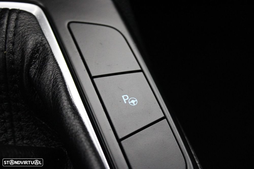 Ford Focus 1.0 EcoBoost MHEV Connected Design — fotografia 22