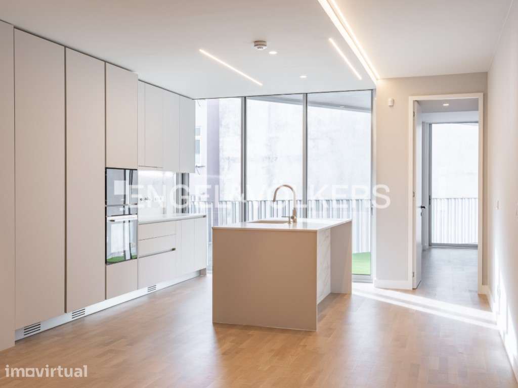 Apartamento T2 com garagem nas Avenidas Novas - Grande imagem: 2/29