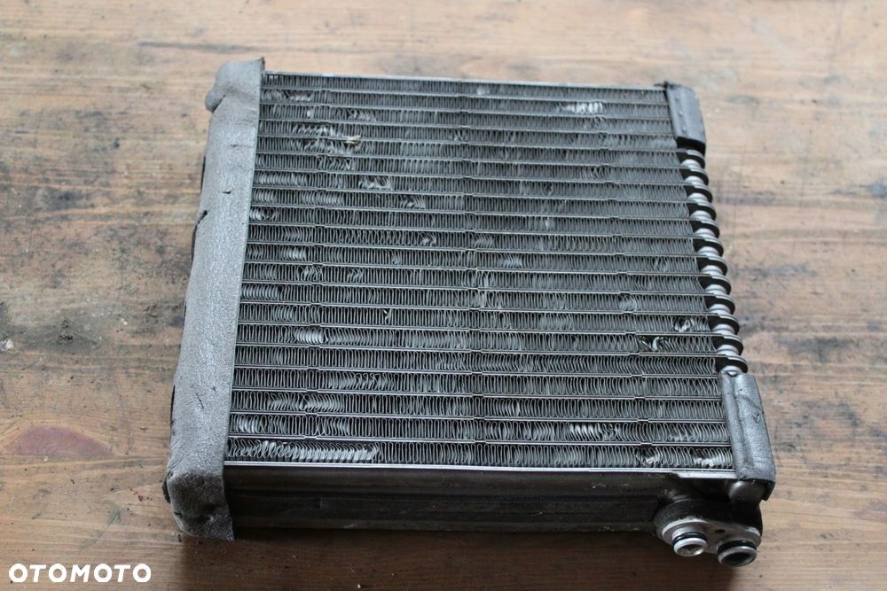 PAROWNIK KLIMATYZACJI AVENSIS VERSO EUROPA - 1