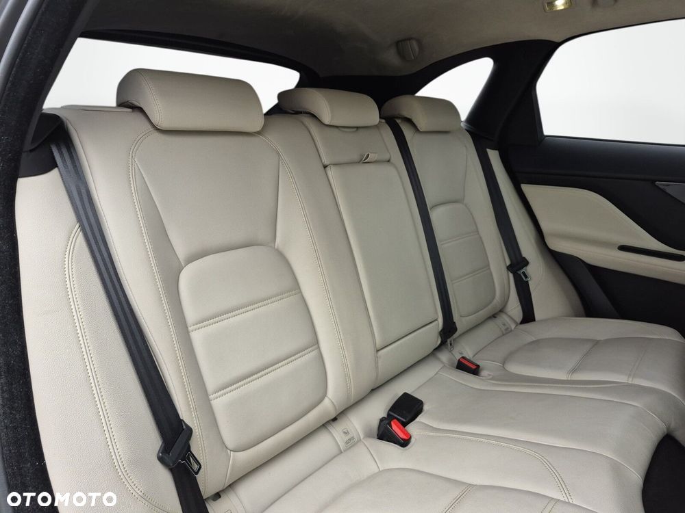 Jaguar F-Pace 2.0 i4D AWD Prestige - 18