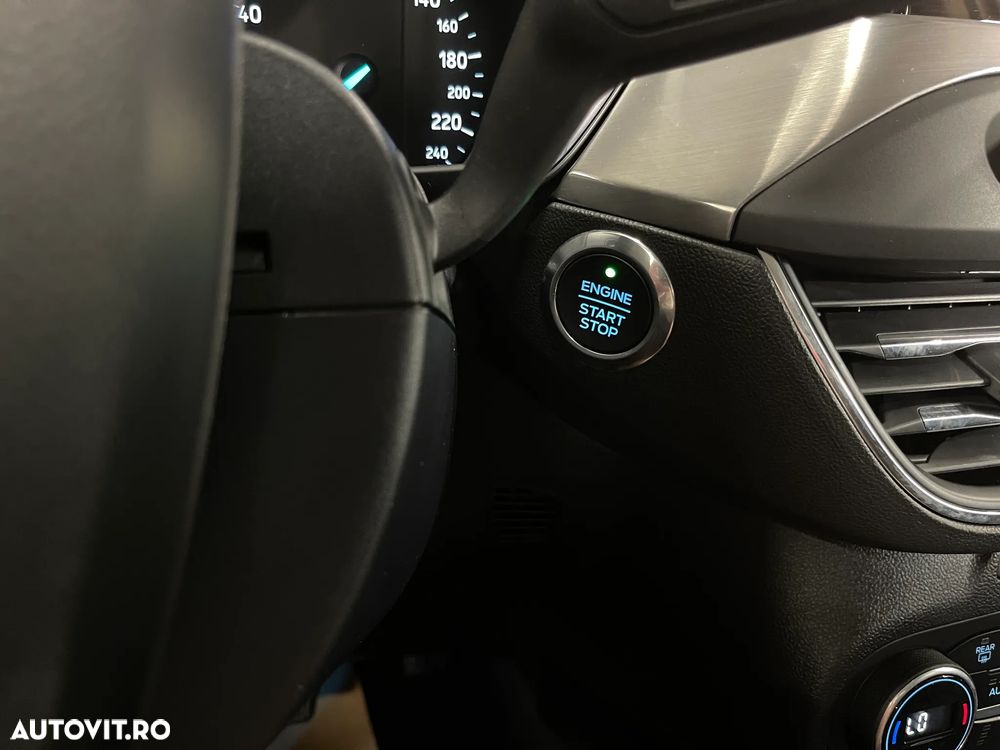 Ford Focus 1.5 EcoBlue Titanium - 24