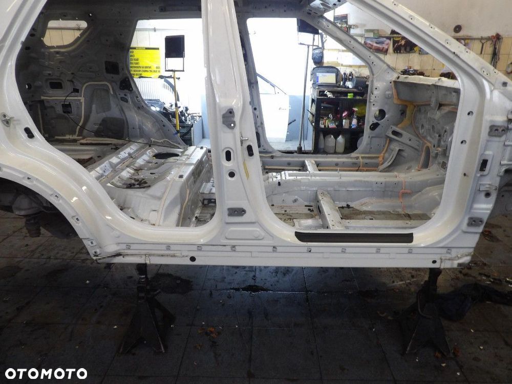 SSANGYONG TIVOLI GRAND PRÓG PRAWY  WAA - 1