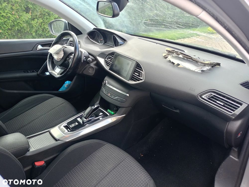 Peugeot 308 BlueHDi 130 EAT6 Stop & Start Allure - 7