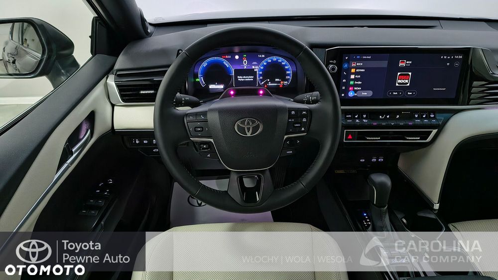 Toyota Camry - 12