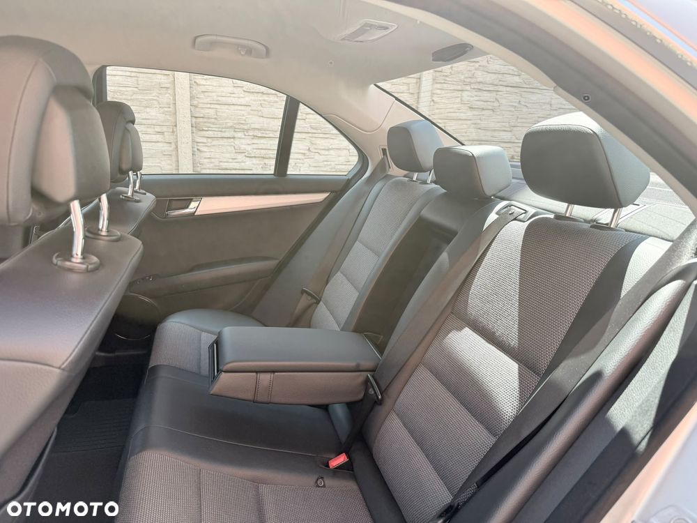 Mercedes-Benz Klasa C 250 CDI DPF Automatik BlueEFFICIENCY Avantgarde - 14