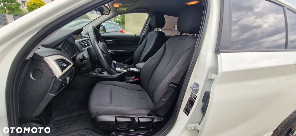 BMW Seria 1 116i - 24