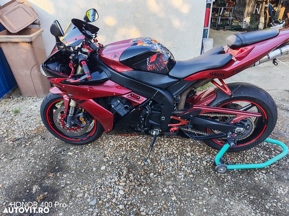 Yamaha YZF 1000 R1 - 1