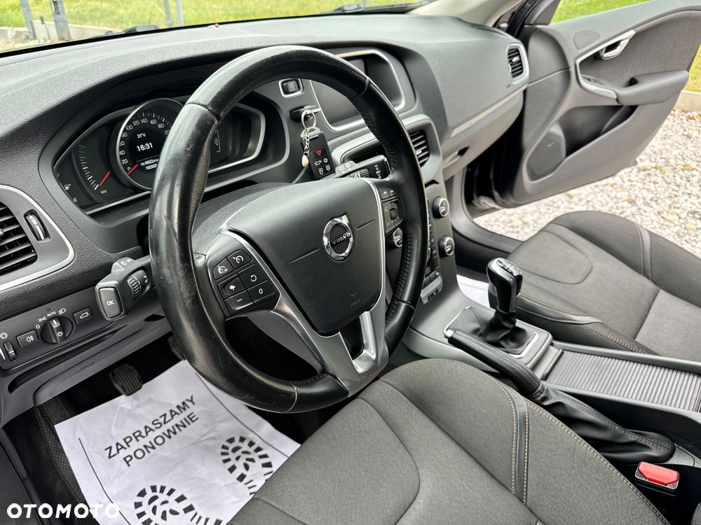 Volvo V40 D2 Momentum - 25