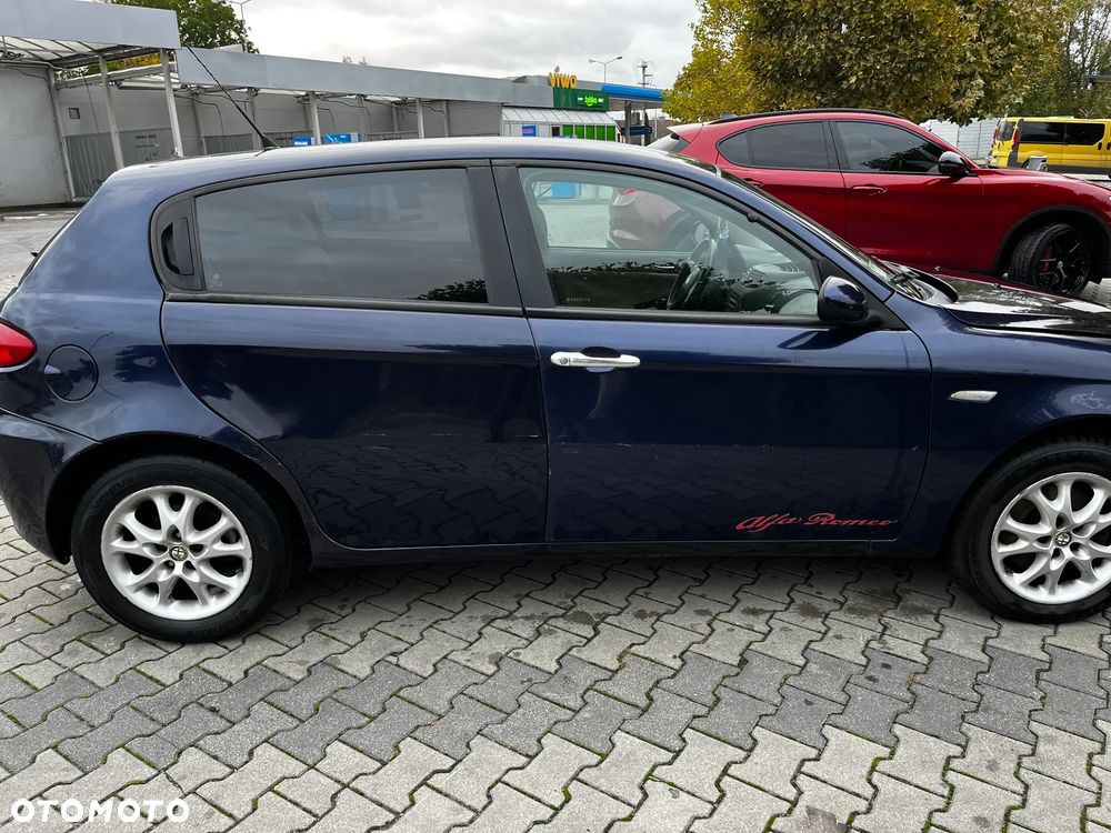 Alfa Romeo 147 1.9 JTD Distinctive - 4