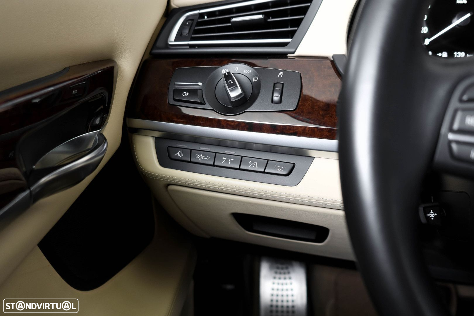 BMW 760 i Pack M - 20