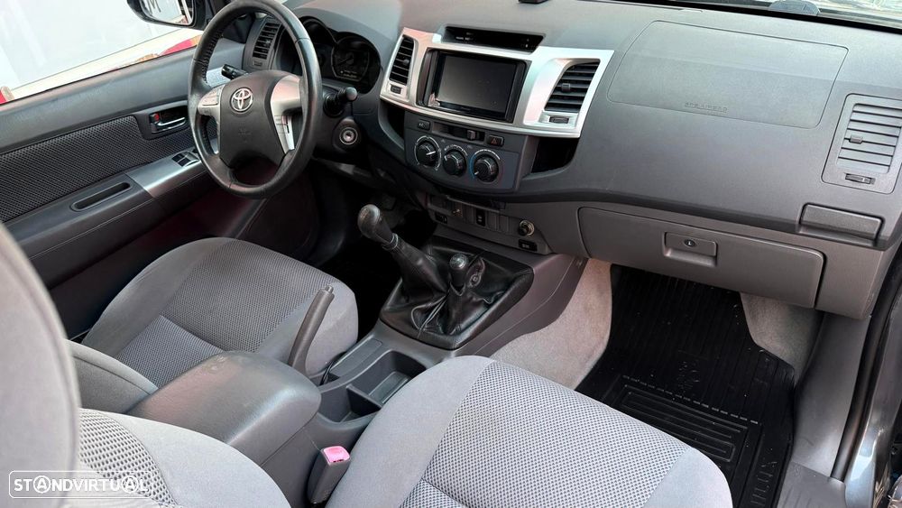 Toyota Hilux 2.5 D-4D 4WD CE - 4