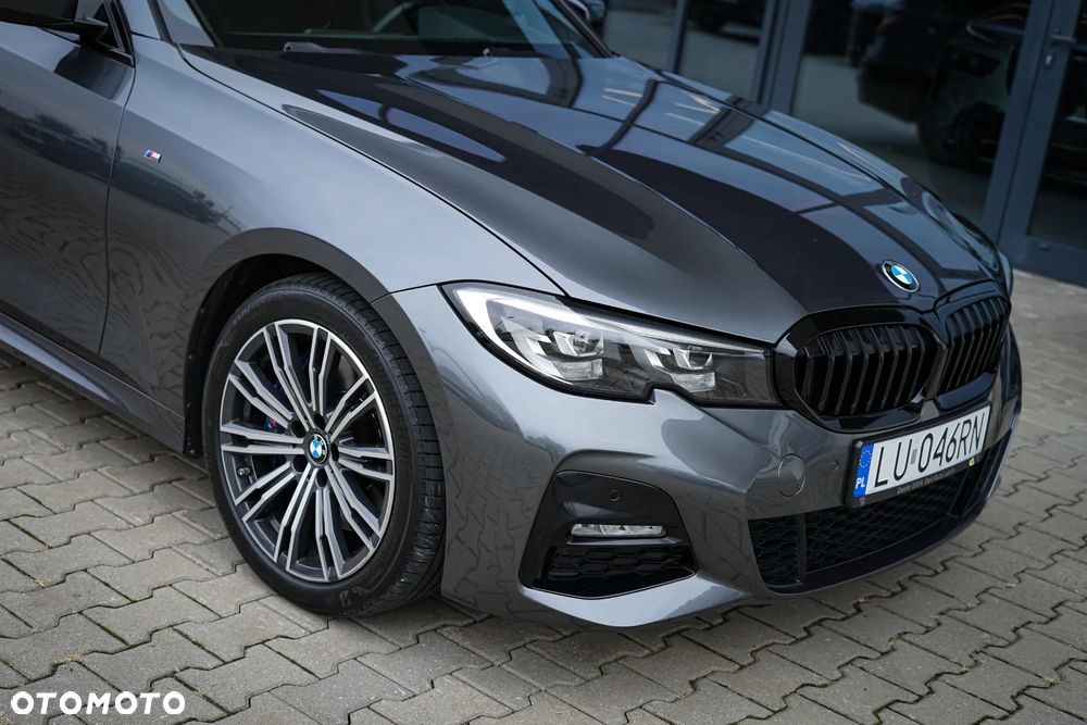 BMW Seria 3 330i M Sport sport - 9