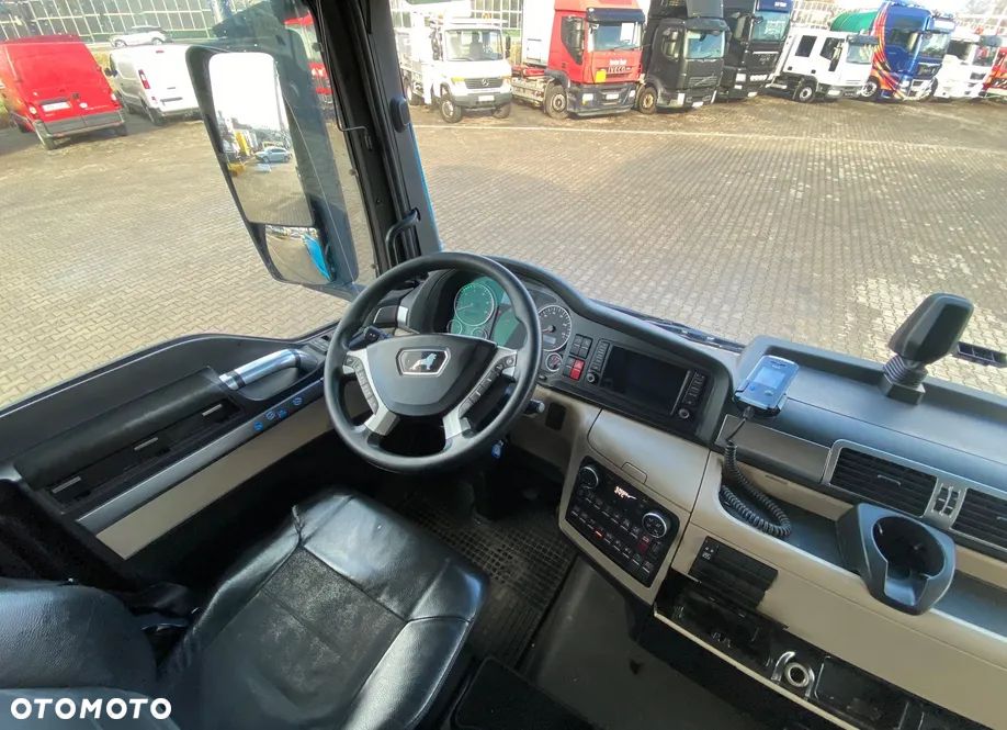 MAN TGX 26.500 / 6X2 / MEGA / SERWIS na 496TKM / RAMA / 3 OŚ SKRĘTNA + PODNOSZONA / KABINA SYPIALNIANA - 28