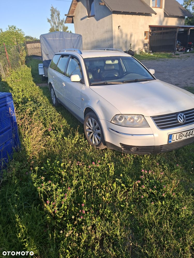 Volkswagen Passat - 2