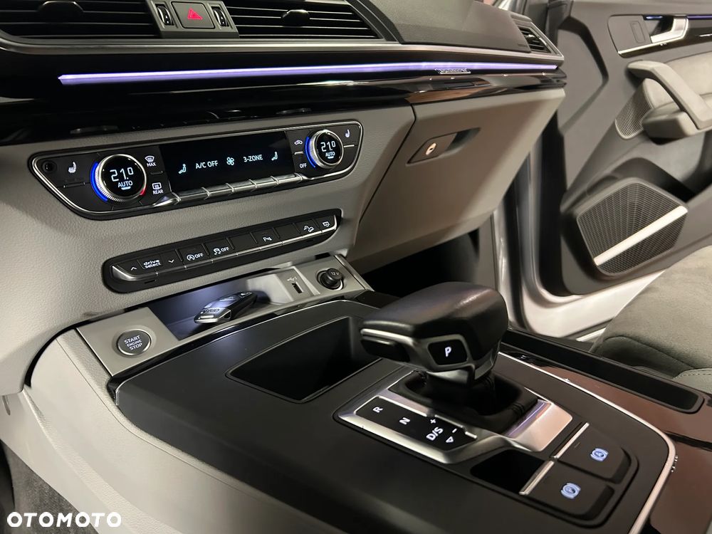 Audi Q5 40 TDI quattro S tronic S line - 29