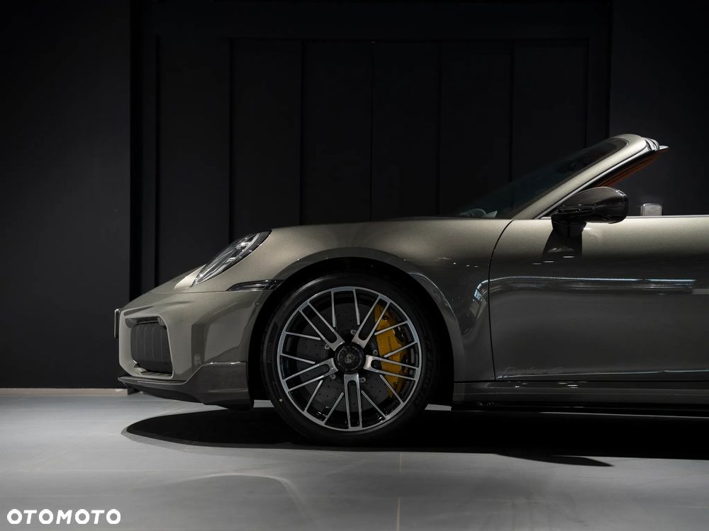 Porsche 911 Carrera Turbo S - 8