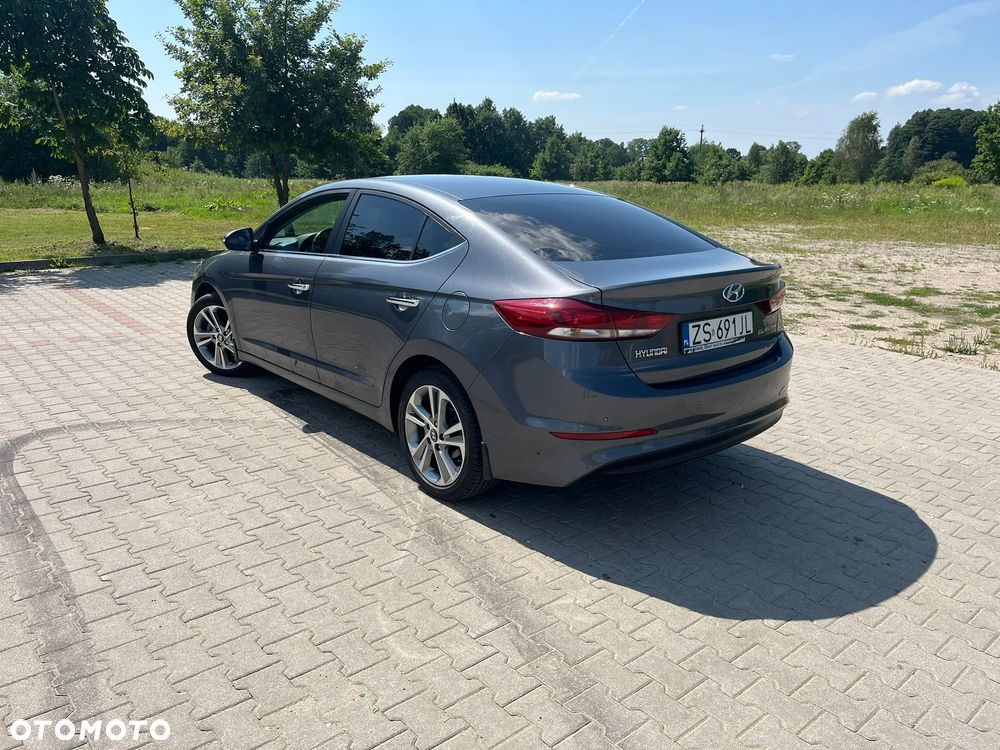 Hyundai Elantra 1.6 Style - 7