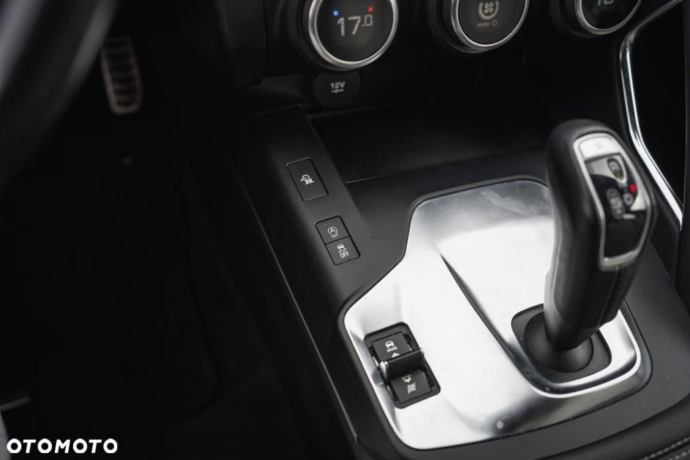 Jaguar E-Pace - 23