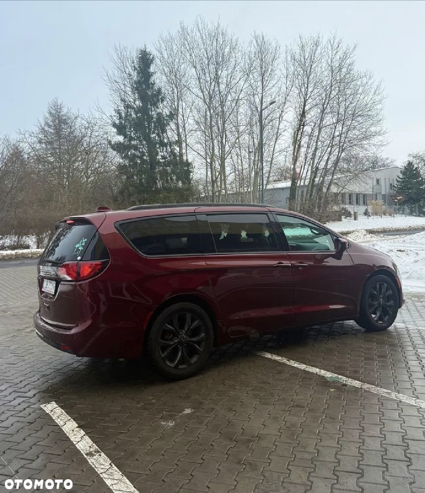 Chrysler Pacifica - 3