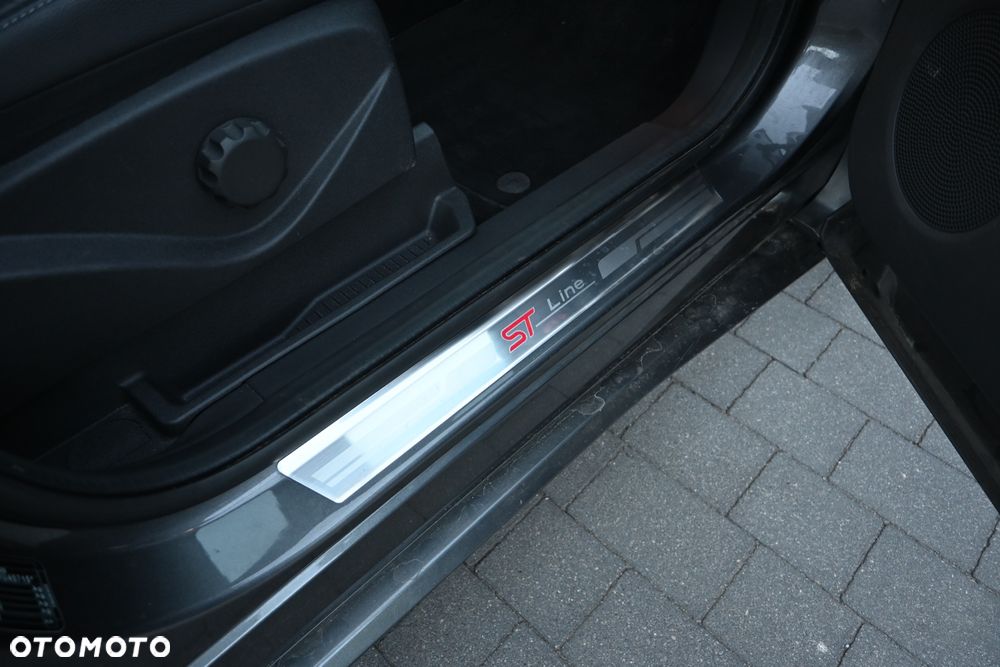 Ford Kuga 2.0 TDCi 4x4 ST-Line - 36